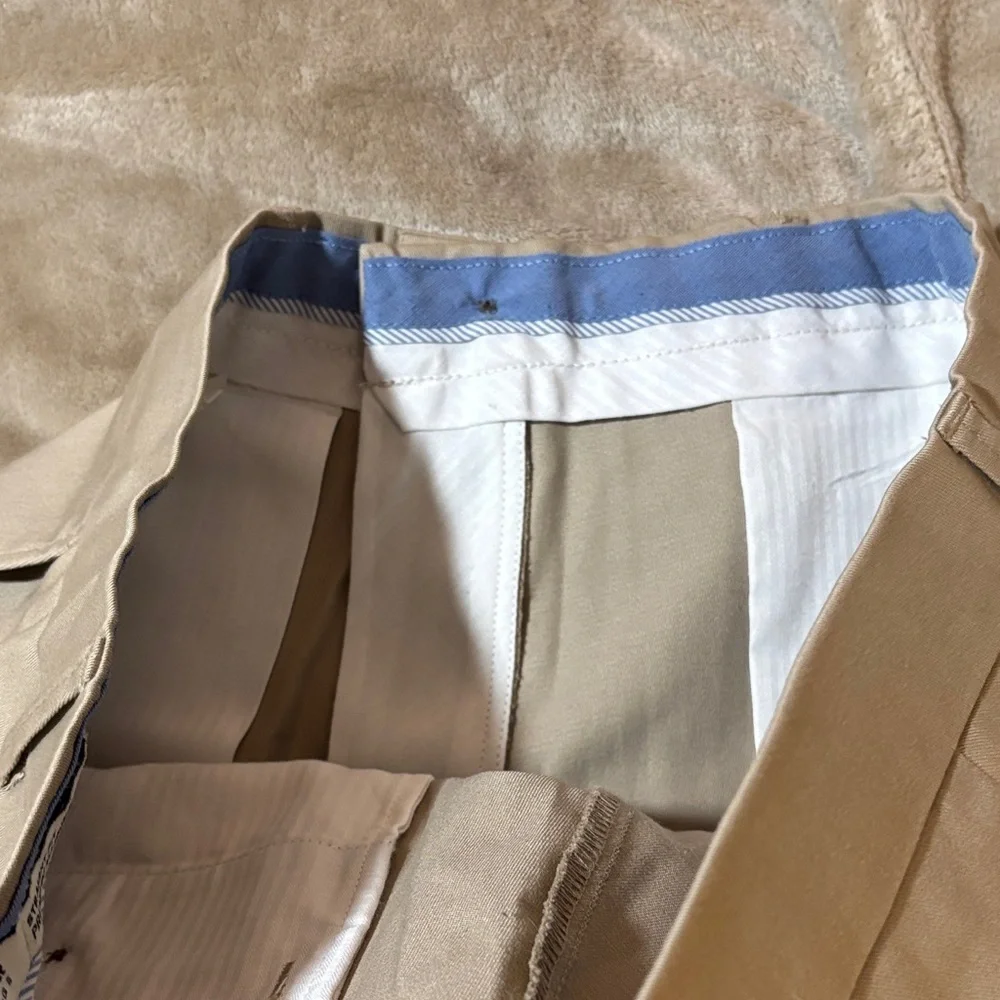 Haggar Men's Classic Khaki Chinos